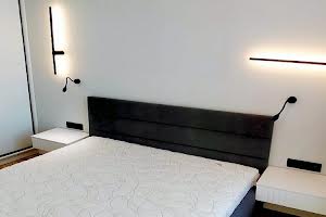 квартира за адресою Космічна вул., 5