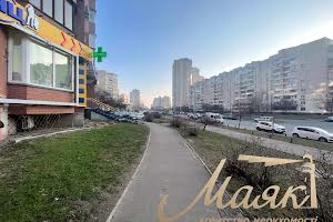 коммерческая по адресу Драгоманова ул., 17