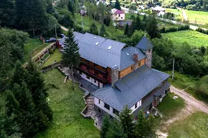 комерційна за адресою Устияновича вул., 1