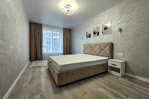квартира за адресою Домбровського вул., 3в