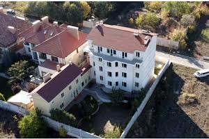 комерційна за адресою Перемоги вул., 7