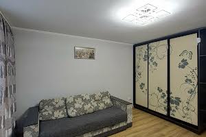 квартира за адресою Крайня, 1