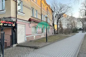 комерційна за адресою Шпитальна вул., 7