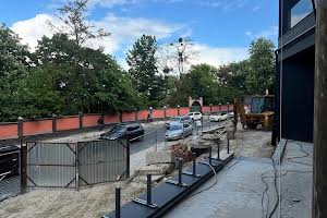 комерційна за адресою Клепарівська вул., 15