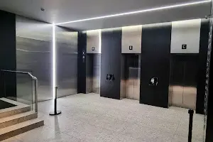 комерційна за адресою В'ячеслава Липинського вул., 4