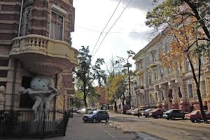 комерційна за адресою Гоголя вул., 11