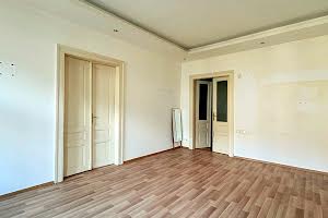 квартира за адресою Михайла Грушевського вул., 8