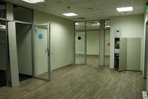 комерційна за адресою Спортивна пл., 1А