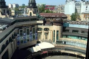 комерційна за адресою Басейна вул., 1/2