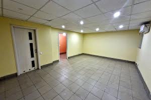 комерційна за адресою Лисенка вул., 13