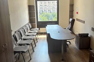 коммерческая по адресу майдан Незалежності пл., 2