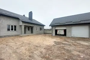 будинок за адресою Лілія 9
