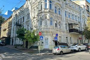 комерційна за адресою Мала Житомирська вул., 1