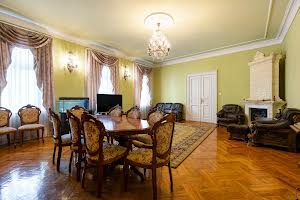 квартира за адресою Героїв Майдану вул. (Гвардійська), 8