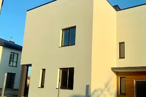 будинок за адресою Романа Шухевича вул., 112