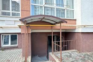 комерційна за адресою с. Крихівці, Двірська вул., 30