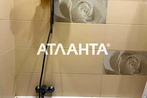 квартира за адресою Літературна вул., 8