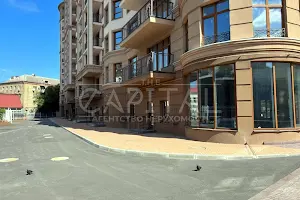 комерційна за адресою Михайла Бойчука вул. (Кіквідзе), 17