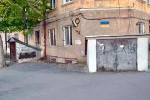 комерційна за адресою Олексіївська пл., 11