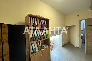 комерційна за адресою Добровольців вул. (Маршала Говорова), 8