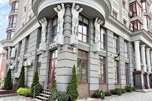 коммерческая по адресу Степана Бандеры ул., 21