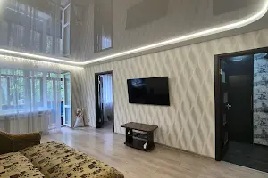 квартира за адресою Демократична вул., 64