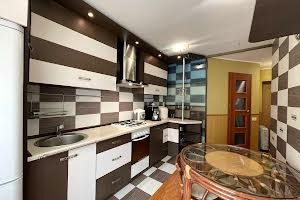 квартира за адресою Семафорна вул., 32