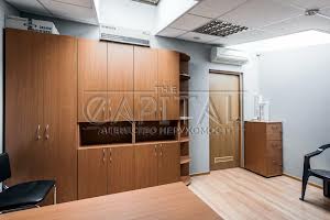 комерційна за адресою Воздвиженська вул., 43