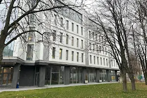 комерційна за адресою Пилипа Орлика просп. (Ілліча), 16