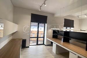 комерційна за адресою Бессарабська пл., 5