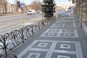 комерційна за адресою Київська вул., 95