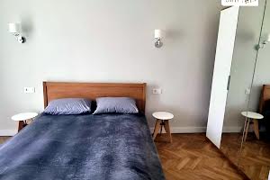 квартира за адресою Гетьмана Петра Дорошенка вул. (), 12