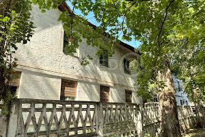 комерційна за адресою Міжпланетна вул., 6