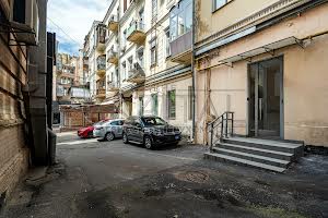 коммерческая по адресу Большая Васильковская ул. (Красноармейская), 23А