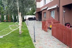 дом по адресу Київська