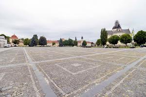 комерційна за адресою Жовква, Вічева, 8