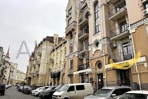 комерційна за адресою Кожум'яцька вул., 12-В