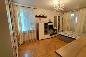 квартира за адресою Космонавтів вул., 18