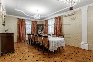 дом по адресу Києво-Святошинський