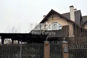 дом по адресу  ул.