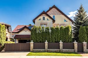 будинок за адресою Лютнева вул.