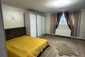 квартира за адресою Кобринської Н., 13