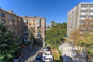 комерційна за адресою Миколи Міхновського бульв. (Дружби Народів), 26б