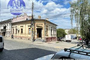 комерційна за адресою Йосипа Бурга вул. (Удонова), 1