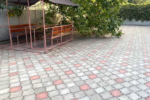 комерційна за адресою Соборності вул., 142