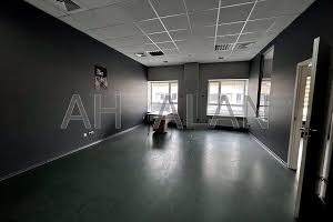 комерційна за адресою Михайла Брайчевського вул. (Металістів), 22