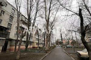 квартира за адресою Михайла Комарова вул., 10/2