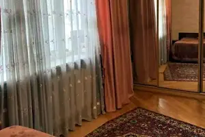 квартира за адресою Довженка вул., 3