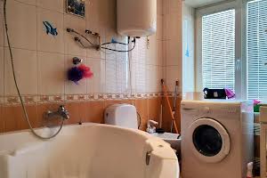 квартира за адресою Космонавтів вул., 8