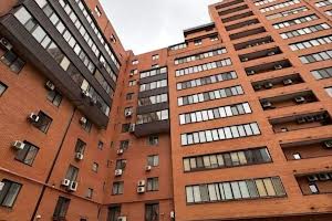 квартира за адресою Академіка Чекмарьова вул., 2